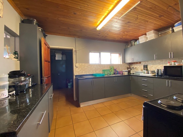 6 Bedroom Property for Sale in Hartebeesfontein Western Cape